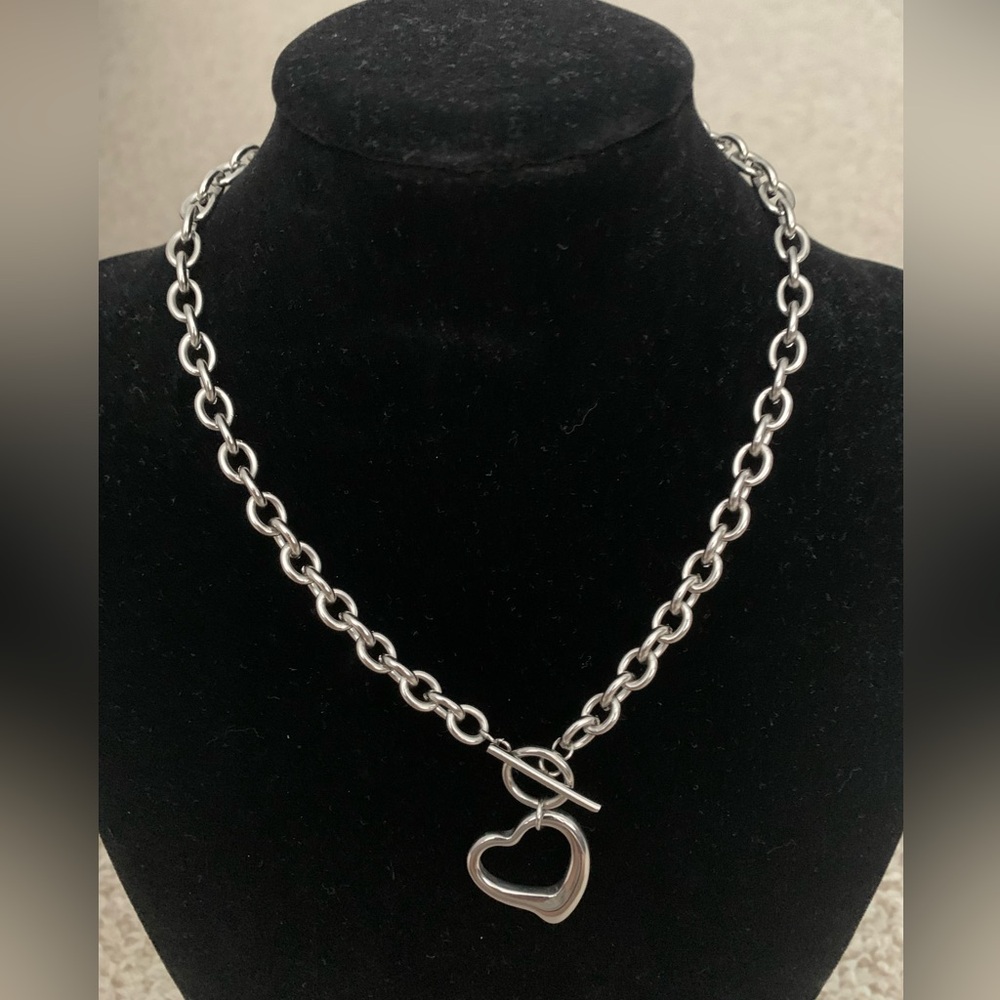 NWOT Stainless Steel Silver Heart Toggle Chain Necklace - Women Jewelry